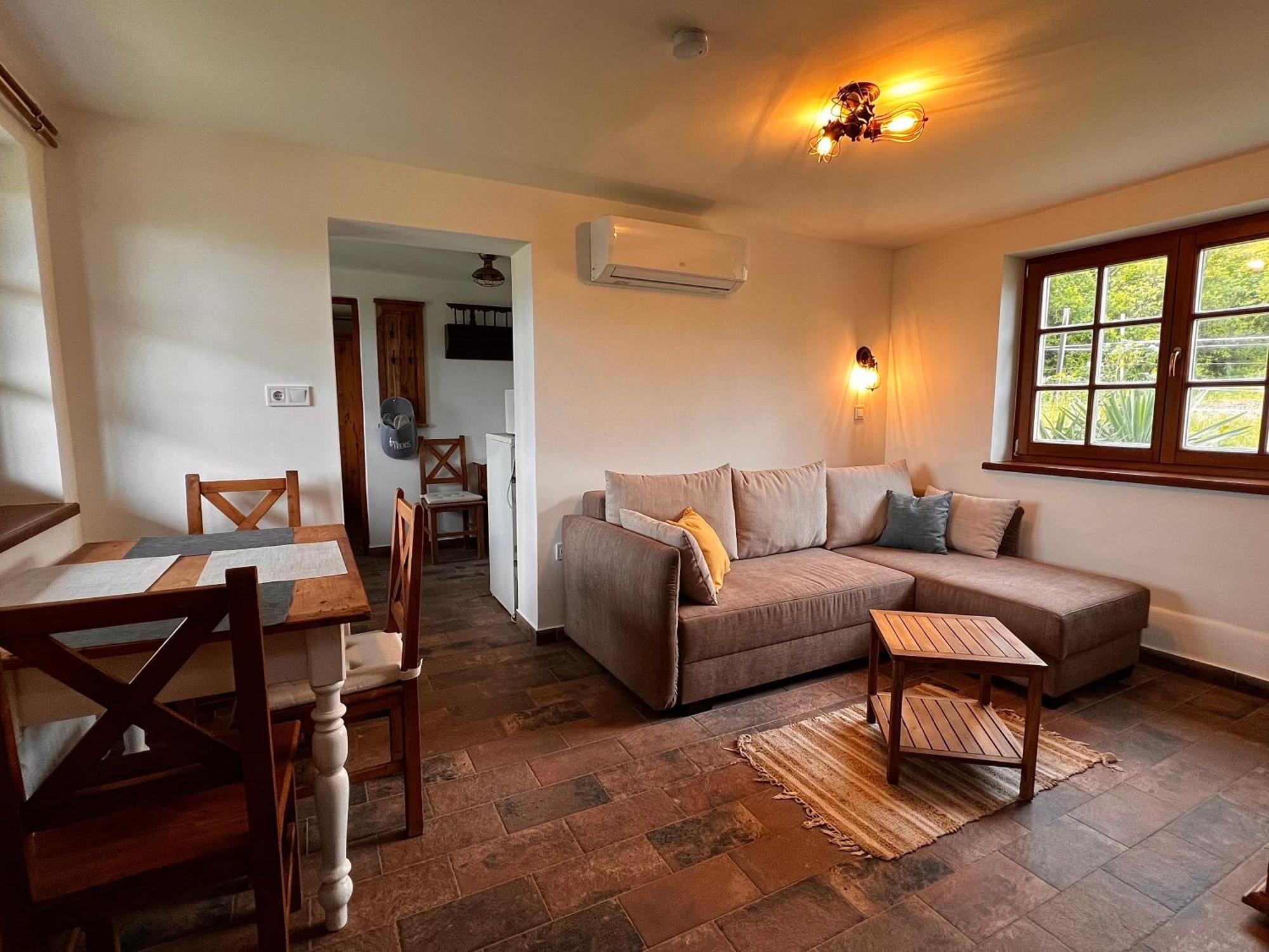 Pilisi Lovas Major, Dorog Bed & Breakfast ภายนอก รูปภาพ
