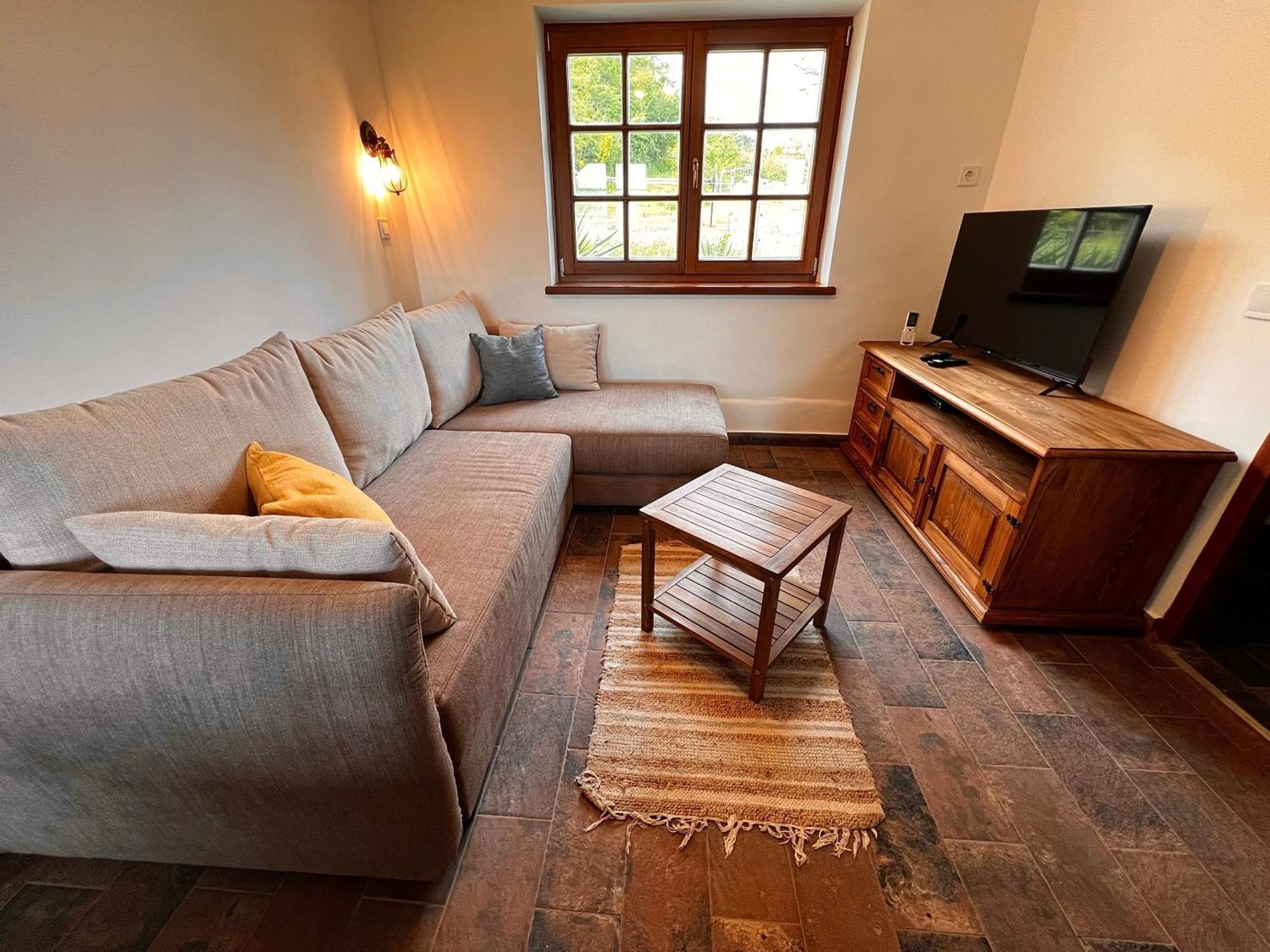 Pilisi Lovas Major, Dorog Bed & Breakfast ภายนอก รูปภาพ
