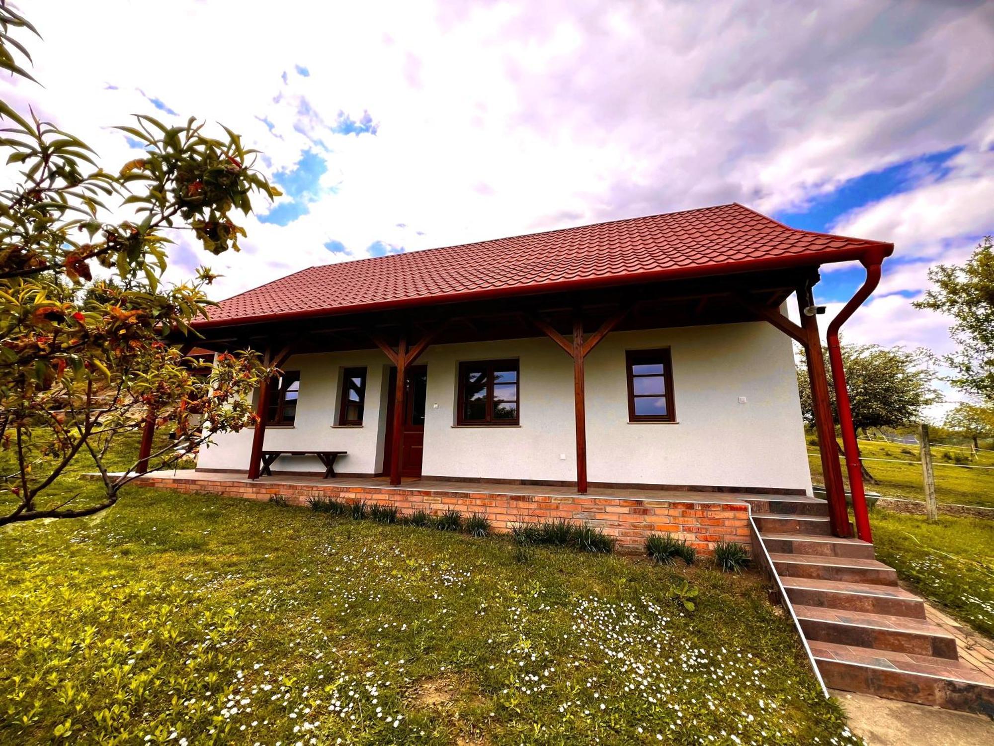 Pilisi Lovas Major, Dorog Bed & Breakfast ภายนอก รูปภาพ
