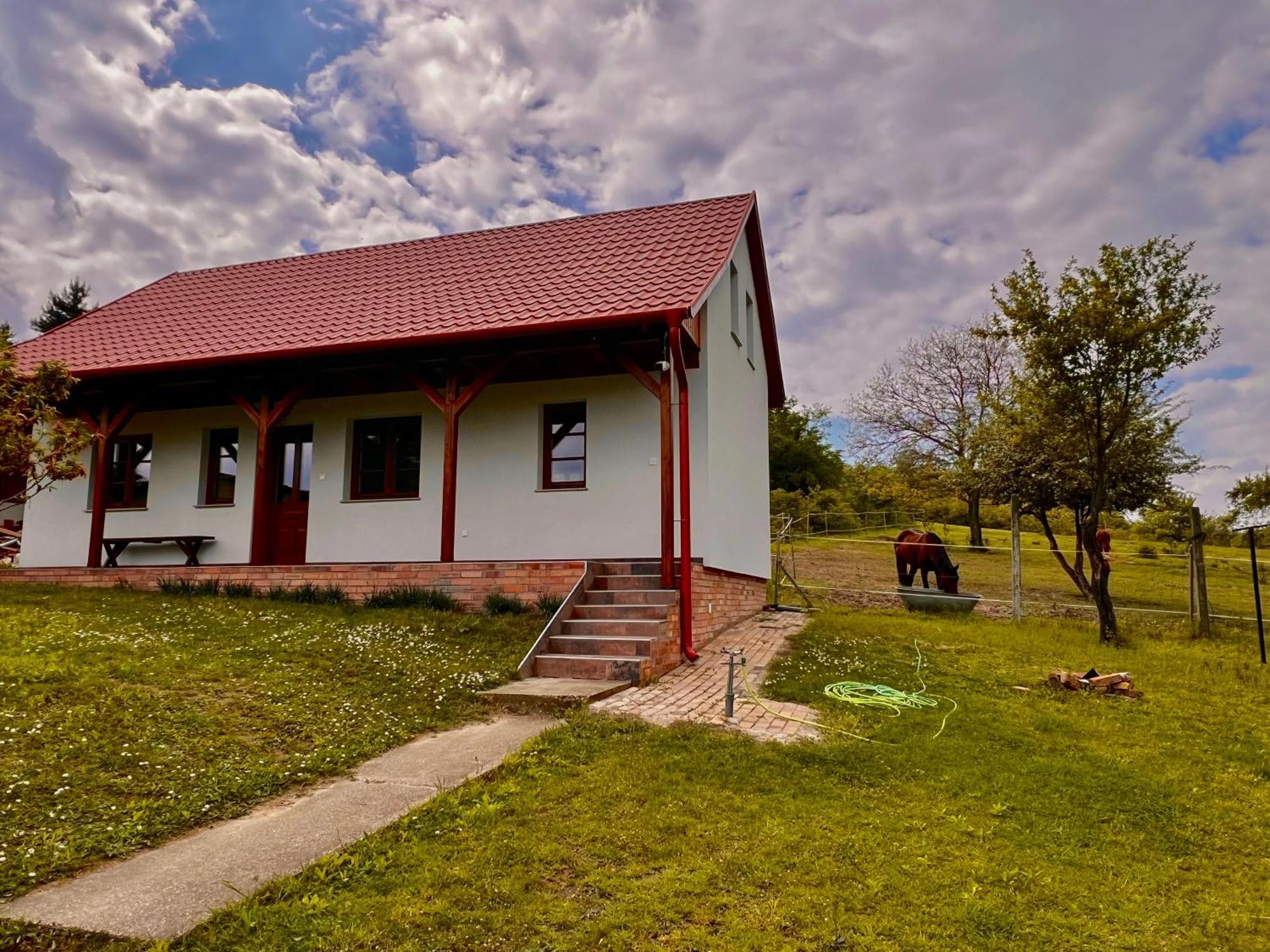 Pilisi Lovas Major, Dorog Bed & Breakfast ภายนอก รูปภาพ