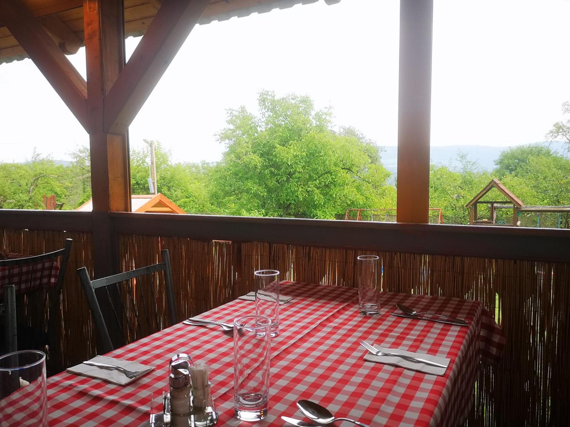 Pilisi Lovas Major, Dorog Bed & Breakfast ภายนอก รูปภาพ