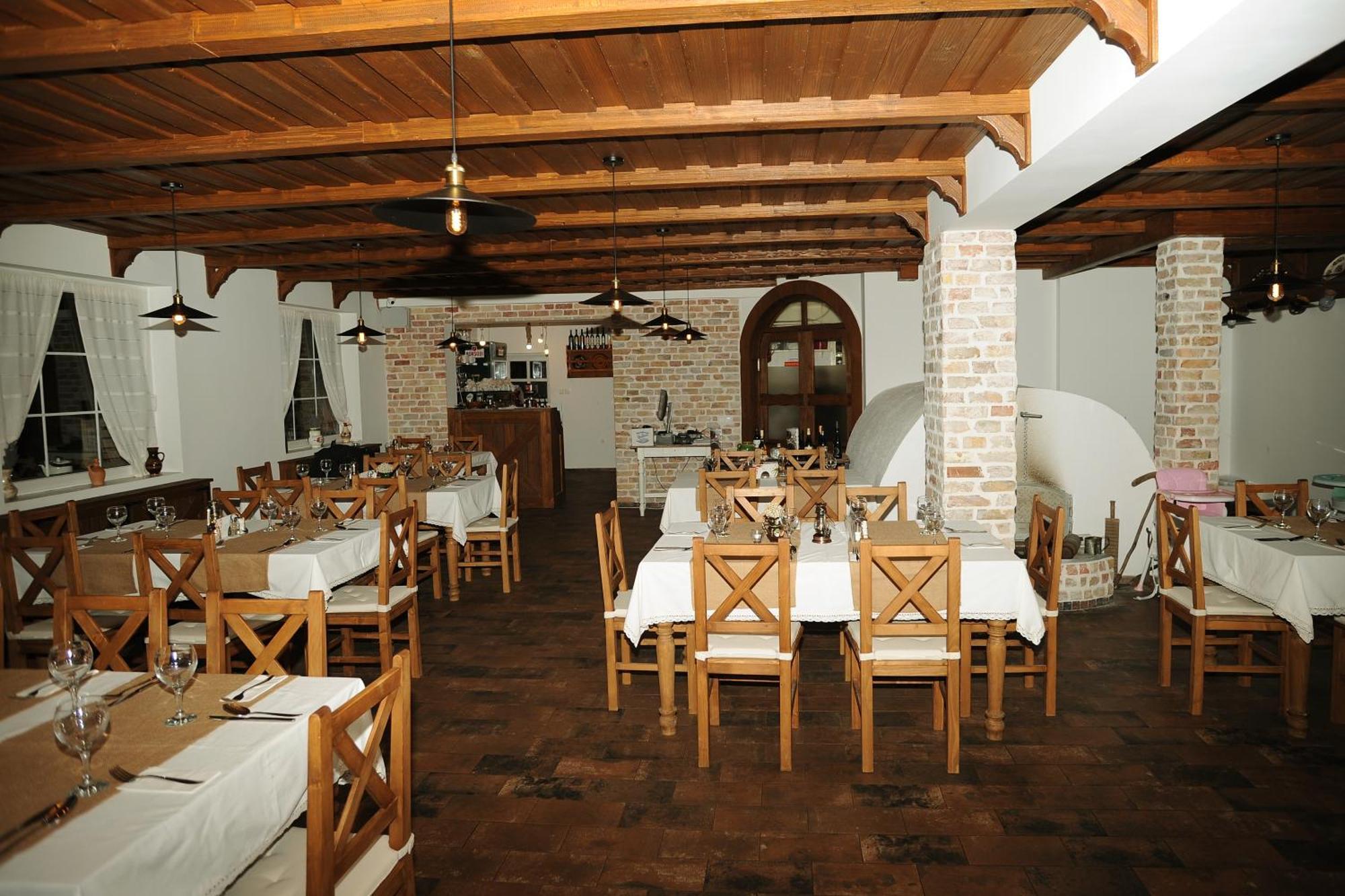 Pilisi Lovas Major, Dorog Bed & Breakfast ภายนอก รูปภาพ